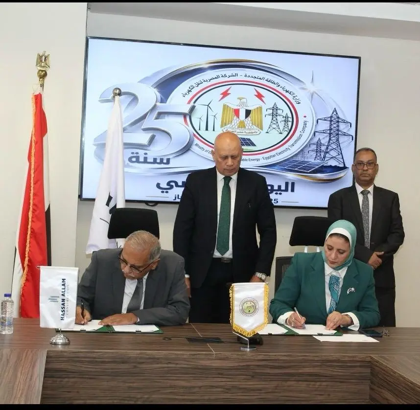 المصرية لنقل الكهرباء توقع عقد إنشاء محطة محولات ميناء دمياط