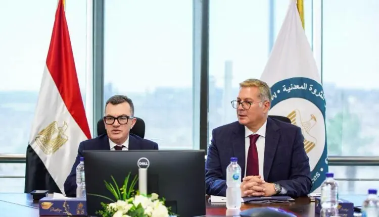 وزيرا البترول والتخطيط يبحثان جهود تحقيق أمن الطاقة