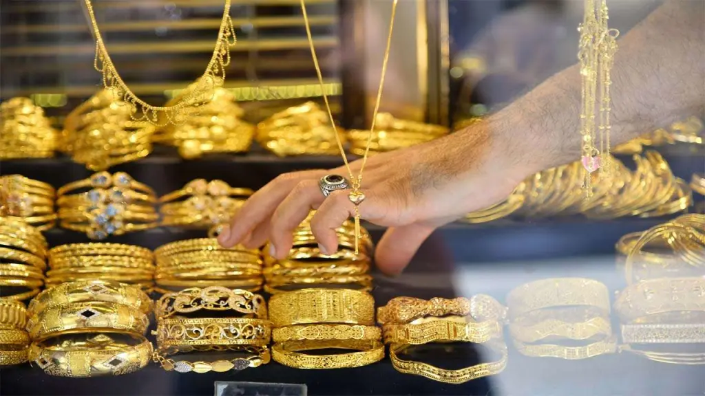 موجة بيع واسعة للذهب بين المصريين ( اعرف السبب ) 
