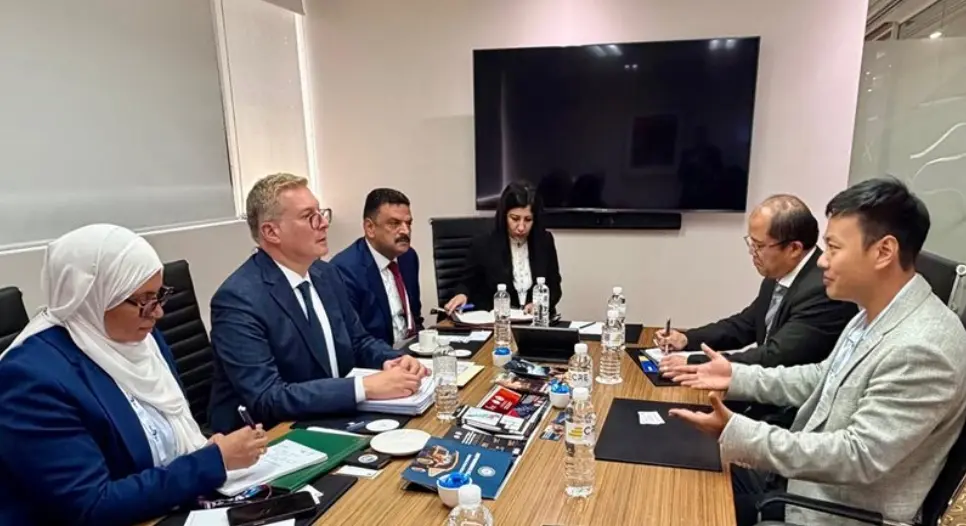 وزير البترول يبحث جذب الاستثمارات الأسترالية والصينية والجنوب إفريقية لقطاع الذهب والمعادن