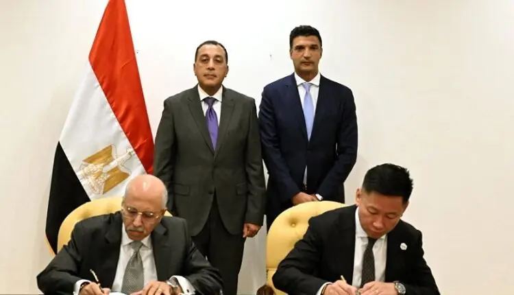 توقيع عقد إنشاء مصنع لإنتاج البطاريات الكهربائية بمصر باستثمارات 2 مليار جنيه
