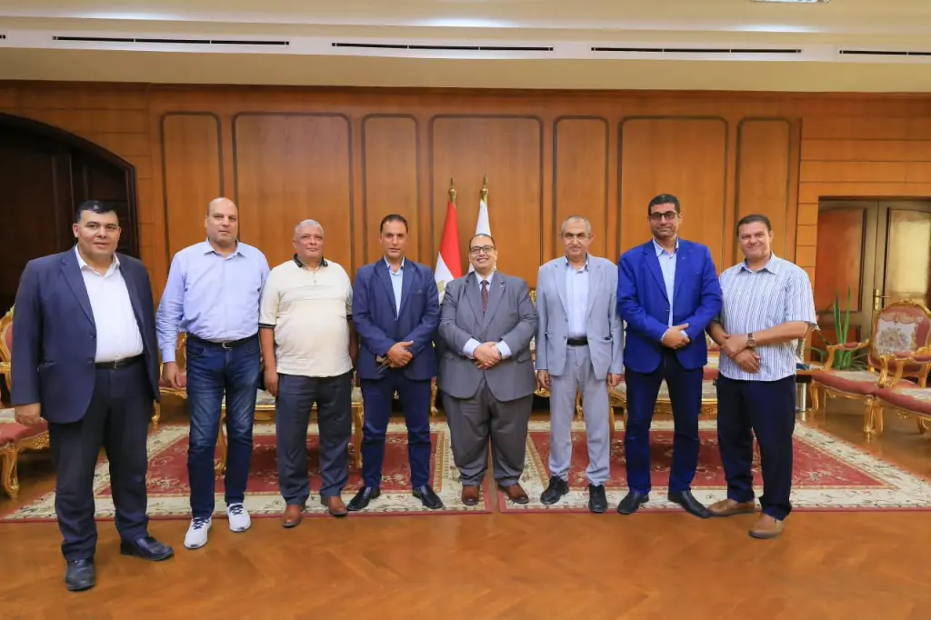 جامعة كفر الشيخ تبحث مع البريد المصري إتاحة خدمات بريدية ومالية جديدة داخل الحرم الجامعي.. تفاصيل