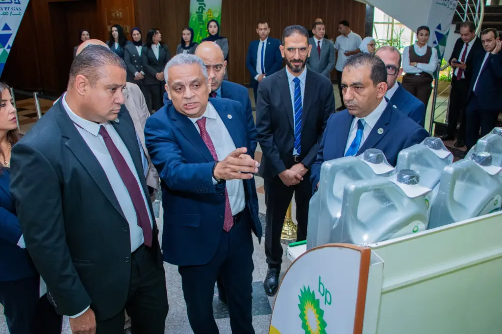  *كارجاس_ تفتتح معرضاً لزيوت السيارات بمقر  شركة غاز مصر
