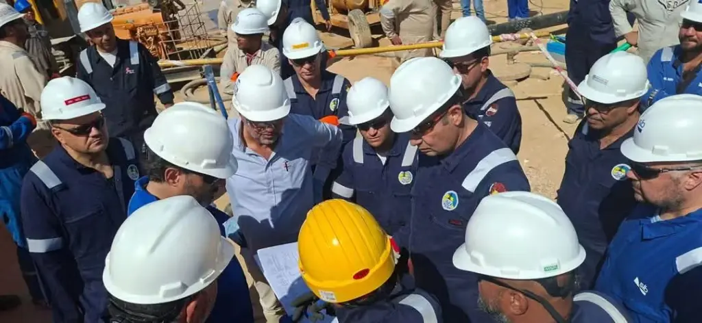 عجيبة للبترول تواصل ترسيخ ثقافة السلامة بوقفة «Safety Stand Down» في حقول مليحة