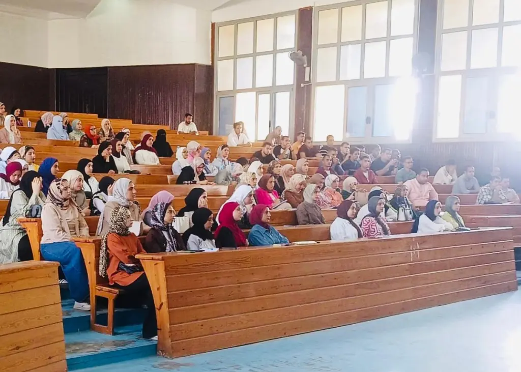 بدء الدراسة بدبلوم القانون العام بكلية الحقوق جامعة كفر الشيخ  