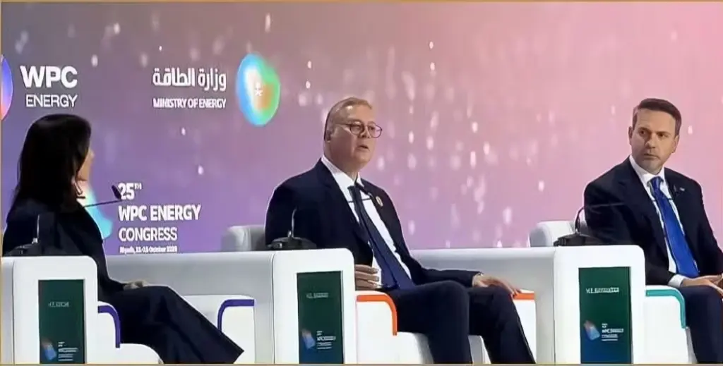 وزير البترول من الرياض : تأمين إمدادات الطاقة للمواطنين في مقدمة أولويات الدولة