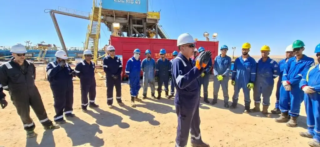 رئيس عجيبة للبترول يتفقد مشروع محطة الغاز الجديدة ويتابع معدلات التنفيذ