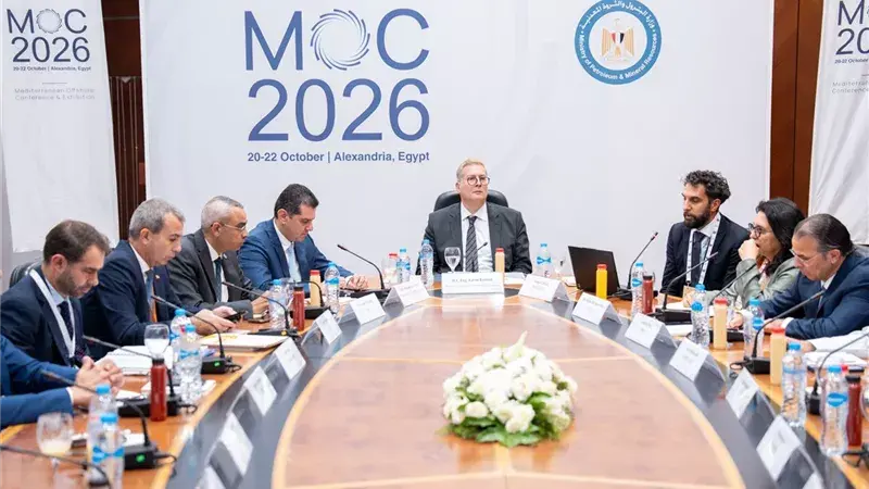 على هامش موك : وزير البترول يبحث ضخ الاستثمارات وزيادة الإنتاج وتنمية الاكتشافات