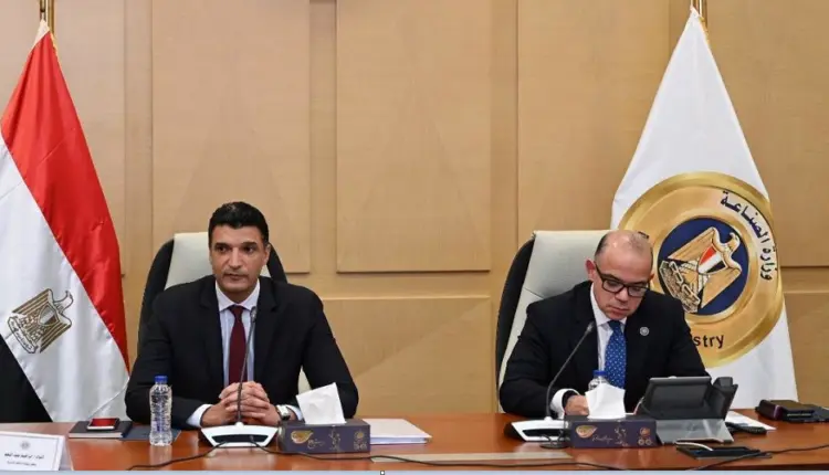 الحكومة تشكل لجنة دائمة لمراقبة أسعار حديد البيليت وضمان توافره
