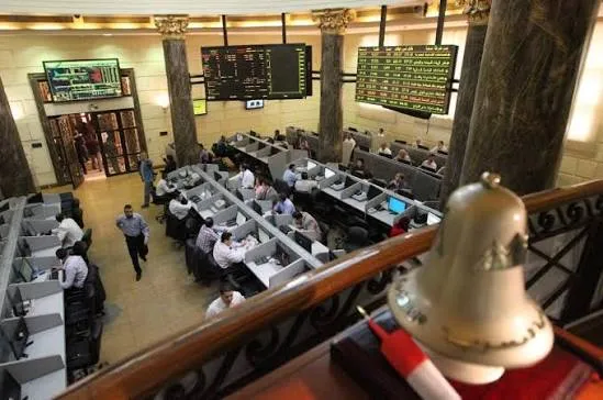 تباين مؤشرات البوصة بمنتصف تعاملات اليوم الأثنين 
