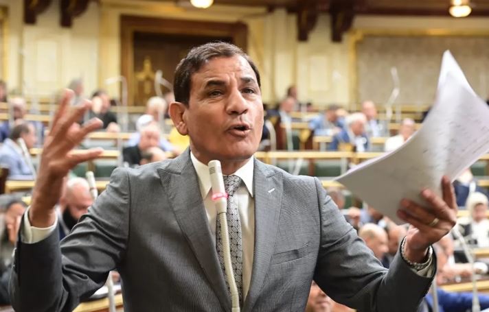 النائب محمد عبد العليم وأسامة داود يعزيان رئيس الوزراء في وفاة والد سيادته 