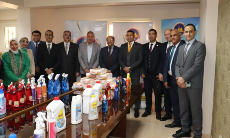 مصر للبترول تقيم معرضا لمنتجاتها بشركة الأمل 