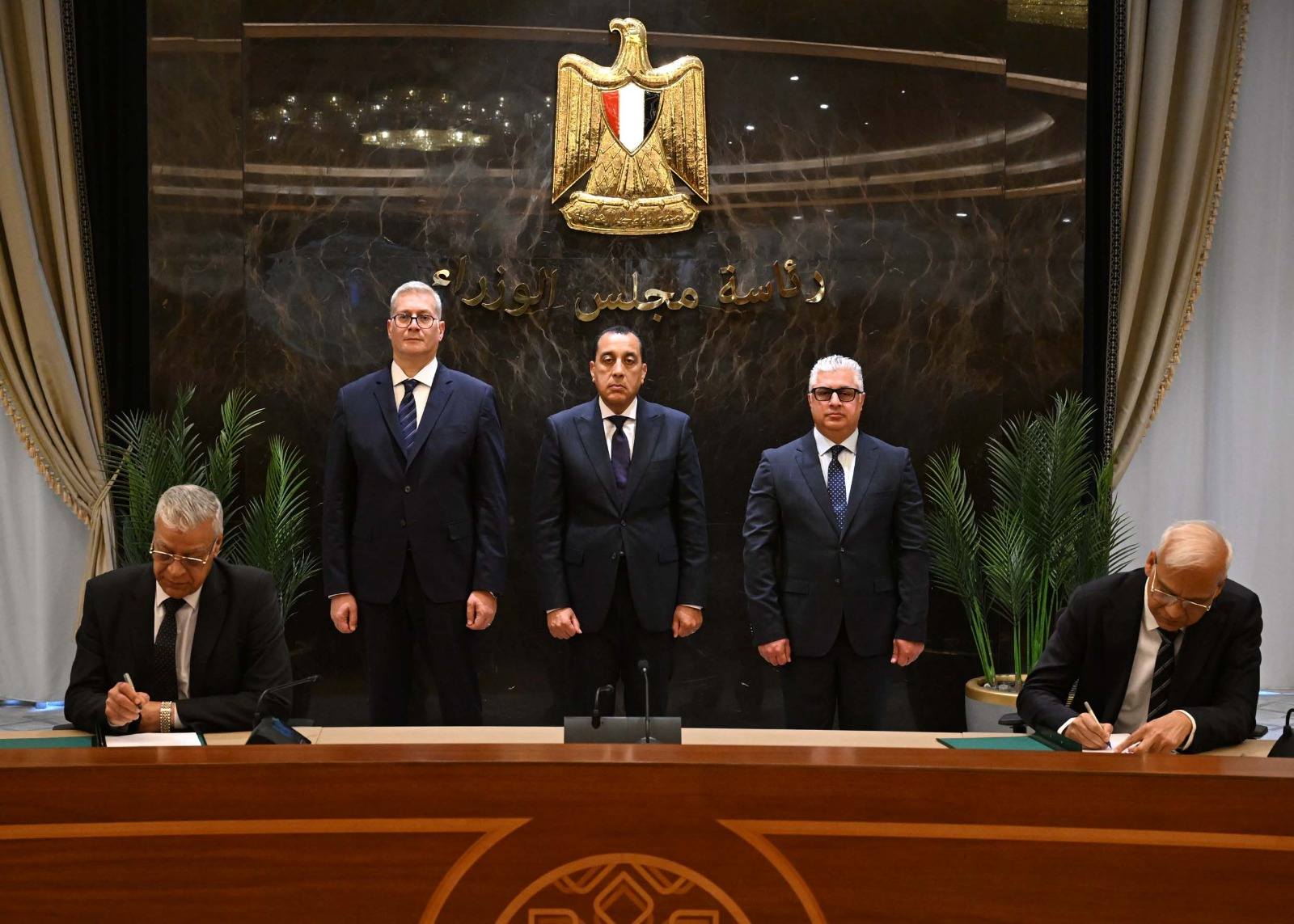 «فوسفات مصر» و«إندوراما» يوقعان اتفاقية لإنشاء مجمع للأسمدة الفوسفاتية بالسخنة