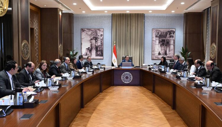 مدبولي يبحث مع بدوي جهود تحقيق الاكتفاء الذاتي من المنتجات البترولية